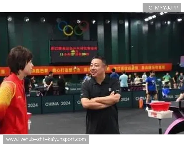 国家队主教练召开战术动员会 强调团队纪律，国家队教练组成员