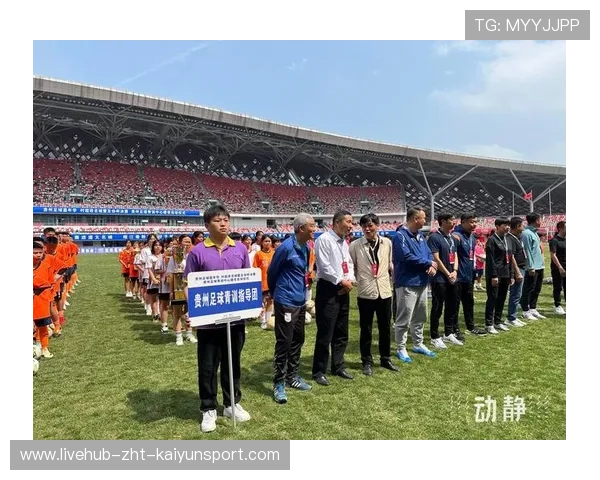 职业球员是否参与青训营教学和技能指导，职业足球青训